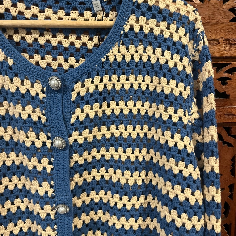 Elie Tahari blue and cream crochet button-down jewel button cardigan. - Picture 2 of 6